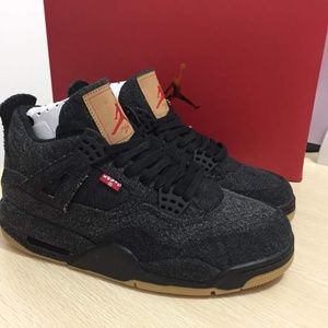 black levi 4s